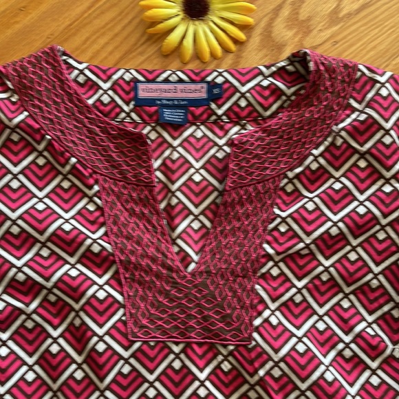 🌺 VINEYARD VINES; Adorable, 100% Cotton, Pink/Brown/Ecru Geometric Design Sz XS - Picture 3 of 10